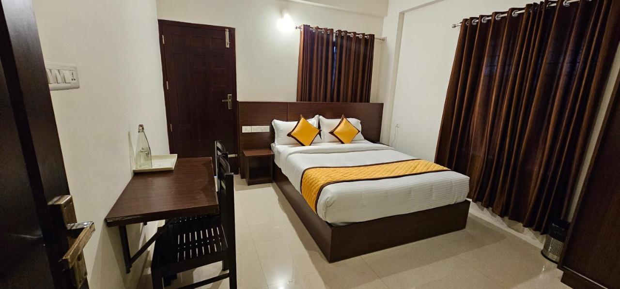 טריואנדרום Blueway Residency Downtown Hotel מראה חיצוני תמונה
