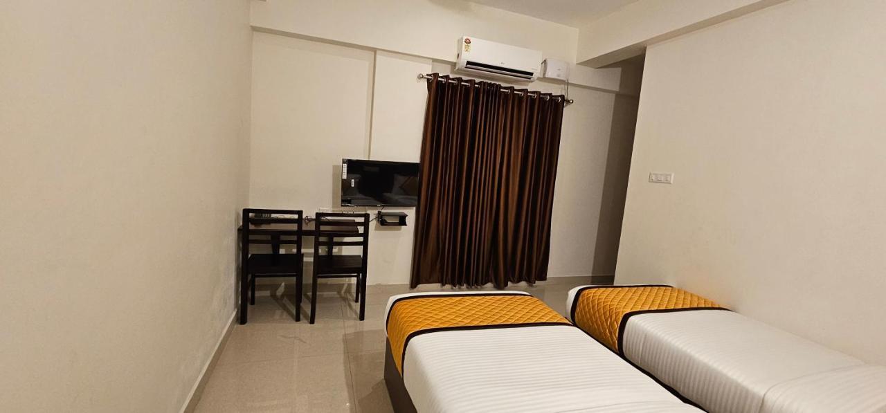 טריואנדרום Blueway Residency Downtown Hotel מראה חיצוני תמונה