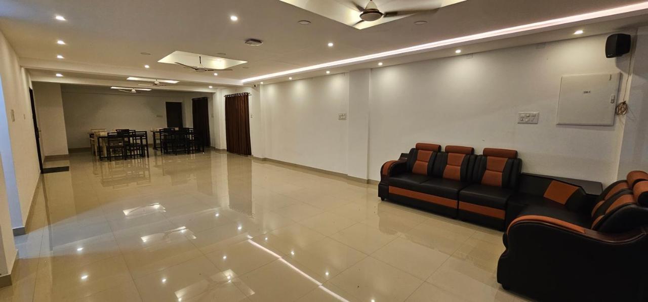 טריואנדרום Blueway Residency Downtown Hotel מראה חיצוני תמונה