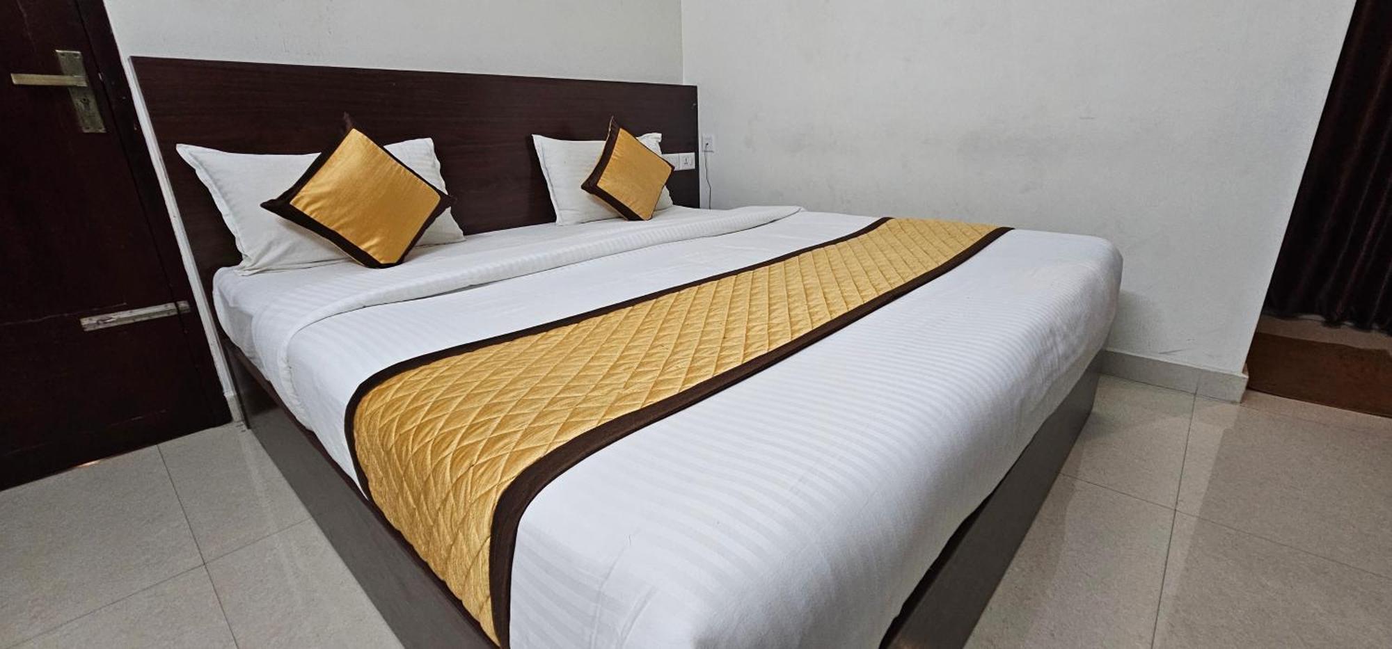 טריואנדרום Blueway Residency Downtown Hotel מראה חיצוני תמונה