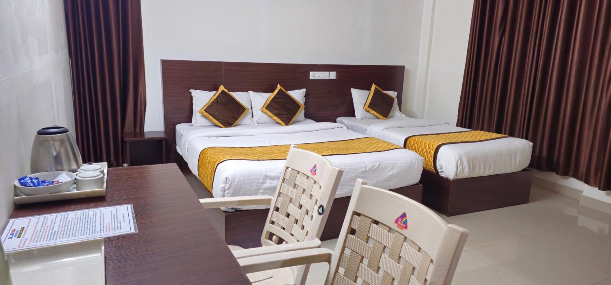 טריואנדרום Blueway Residency Downtown Hotel מראה חיצוני תמונה