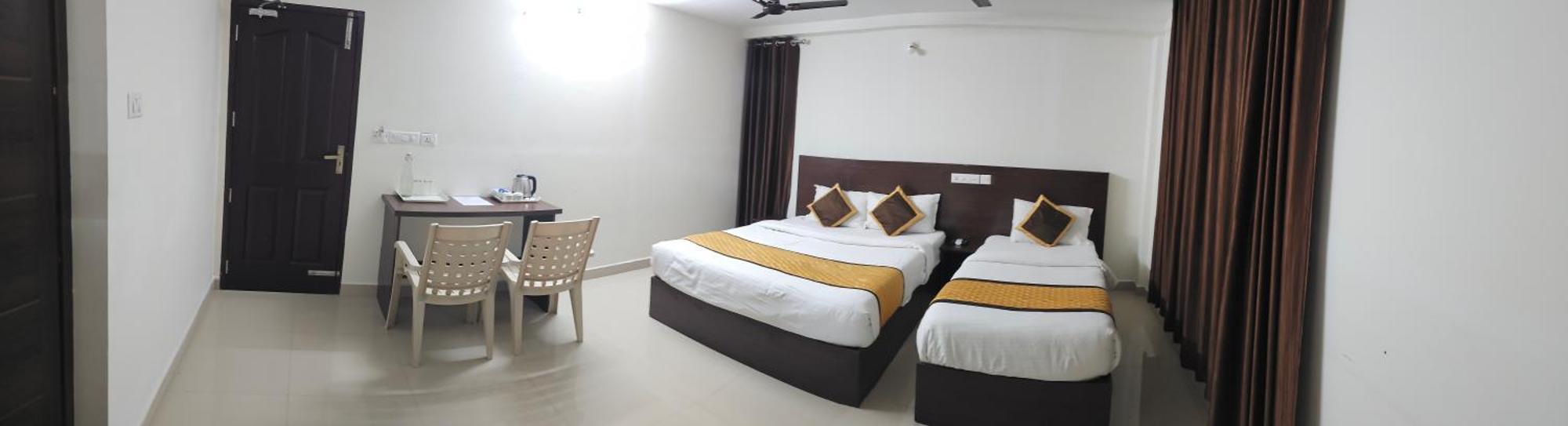 טריואנדרום Blueway Residency Downtown Hotel מראה חיצוני תמונה