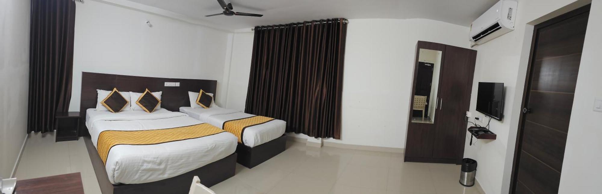 טריואנדרום Blueway Residency Downtown Hotel מראה חיצוני תמונה
